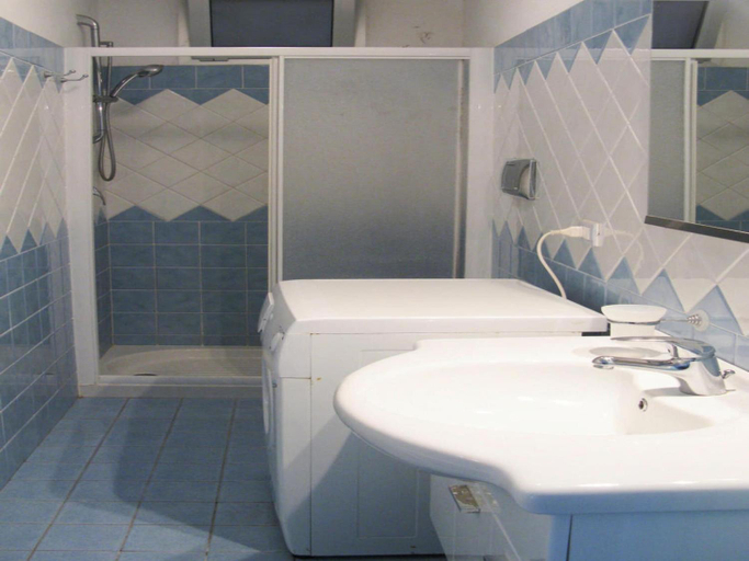 Bathroom, Apartment on Costa Rei Near Sandy Beaches, Cagliari