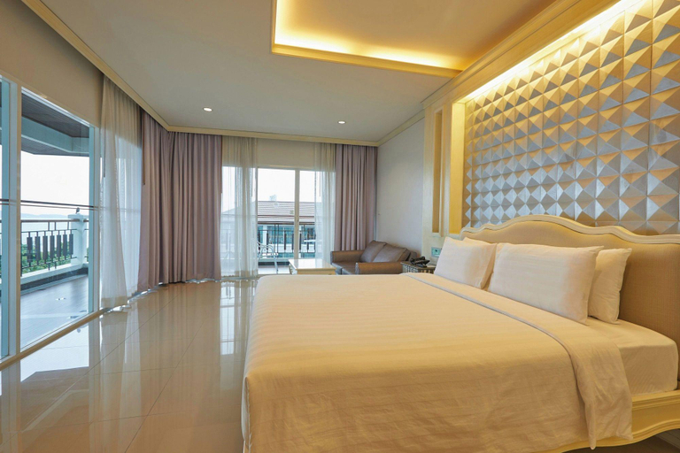 Bedroom 3, Welcome World Beachfront Resort, Pattaya