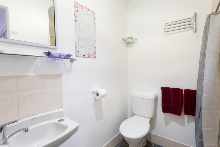 Bathroom 4, Taree Lodge Motel, Greater Taree