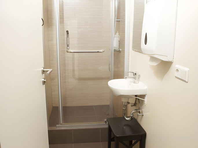 Bathroom 3, Lyngas Guesthouse, Austur-Hérað