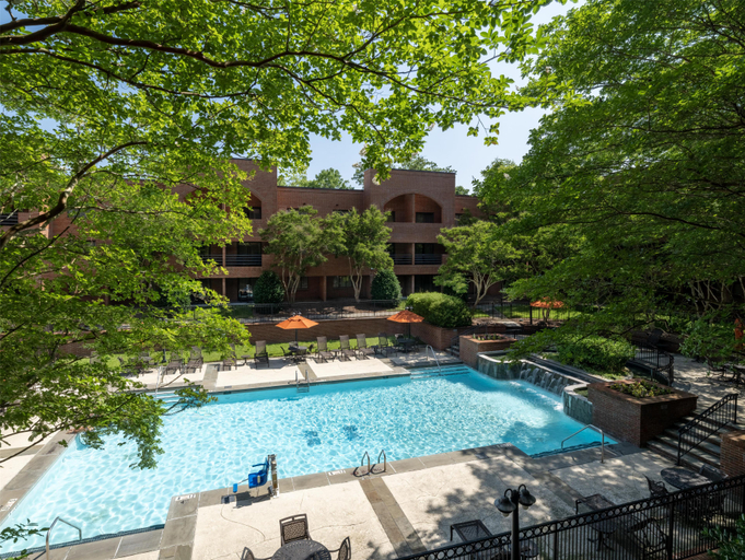 Sport & Beauty 2, DoubleTree Suites by Hilton Charlotte - SouthPark, Mecklenburg