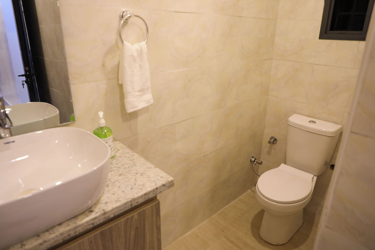 Bathroom 2, ED - Havilah Suites, AbujaMun