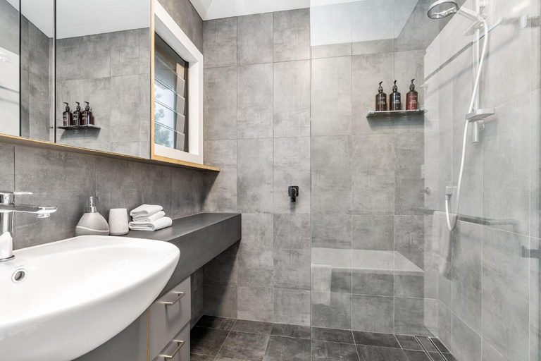 Bathroom 3, Belongil Laneway - BEACH HOUSES OF BYRON, Byron