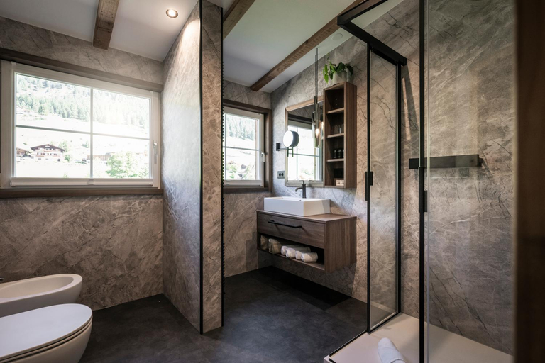 Bathroom 5, Acadia, Bolzano