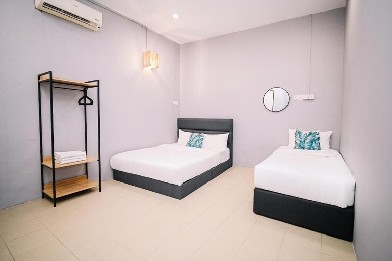 Bedroom 2, Swing & Pillows @ 87 Chulia St, Georgetown Penang, Penang Island