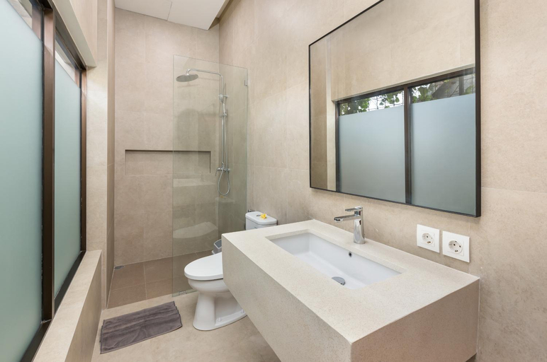 Bathroom 5, Kerta Mani Canggu, Badung