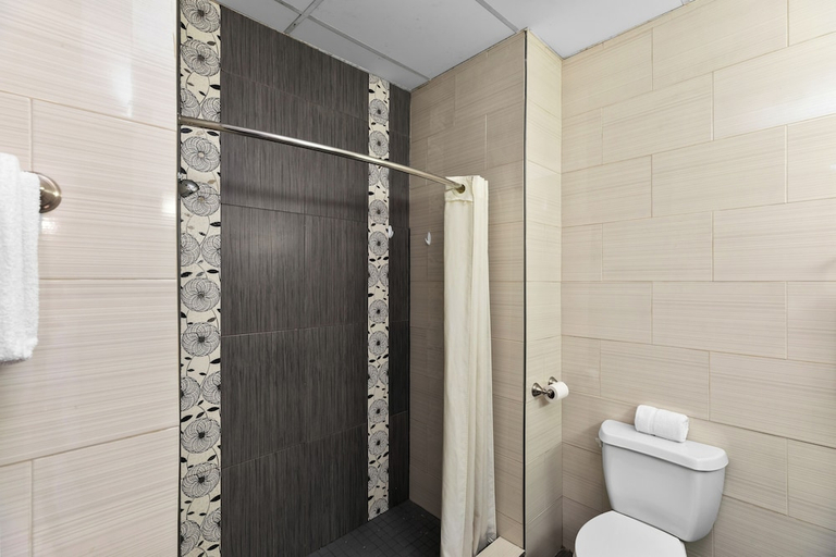 Bathroom 3, WindWater Hotel and Marina, Cameron