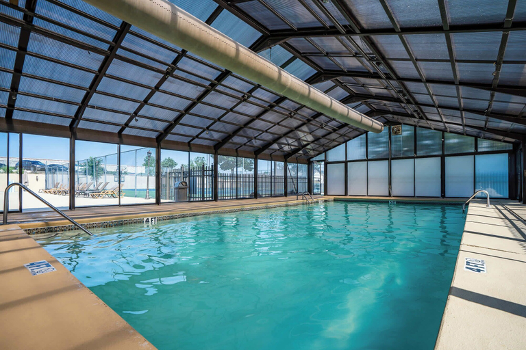 Sport & Beauty 5, Bright Stylish Condo w/ Balcony, Taney