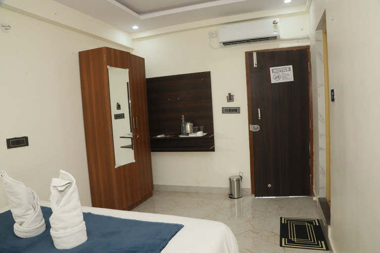 Room 3, Hotel Rest O ITPL, Bangalore