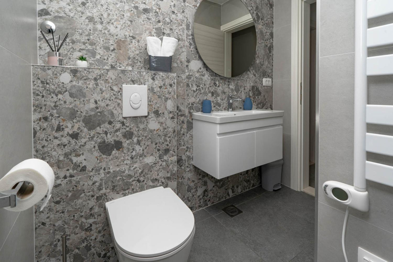 Bathroom 2, Apartments Mediterranean, Dubrovnik