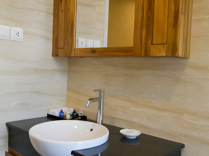 Bathroom 4, Mayfair Suites Serviced Apartment, District 1