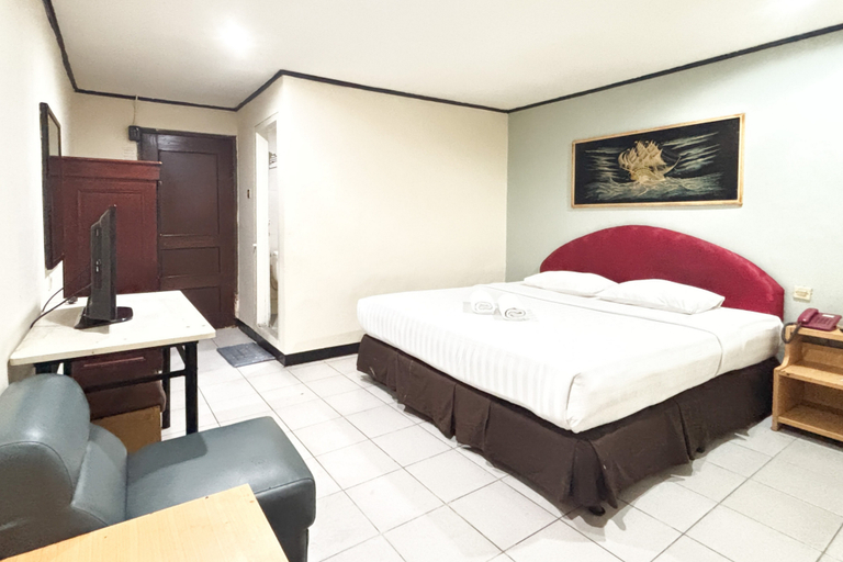 Others 3, Hotel Pasar Besar RedPartner near Tugu Pahlawan, Surabaya