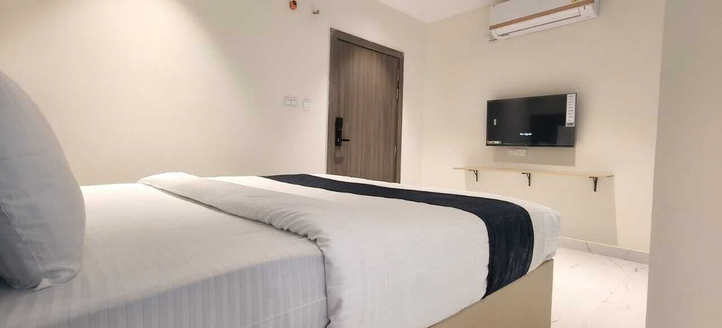 Room 2, Dreamscape Hotel by Fracspace OU Colony, Hyderabad