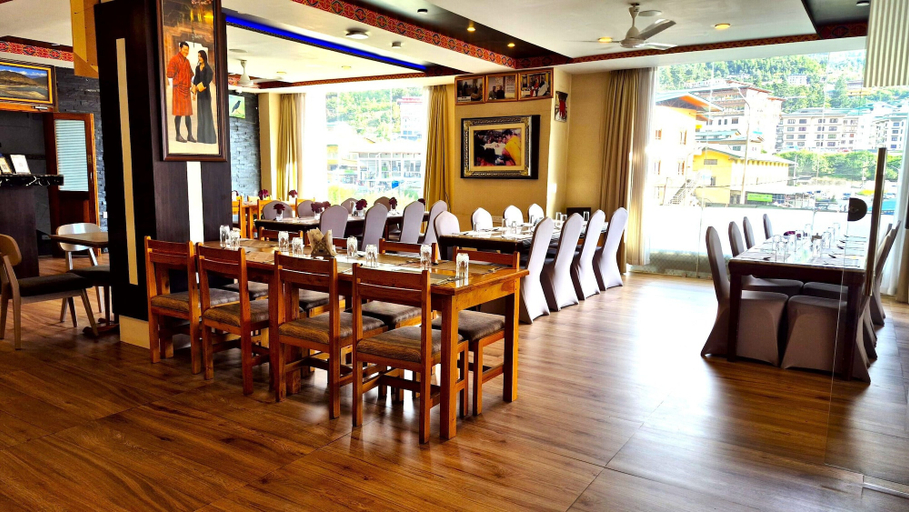 Food & Drinks 4, Hotel Ugyen, Chang