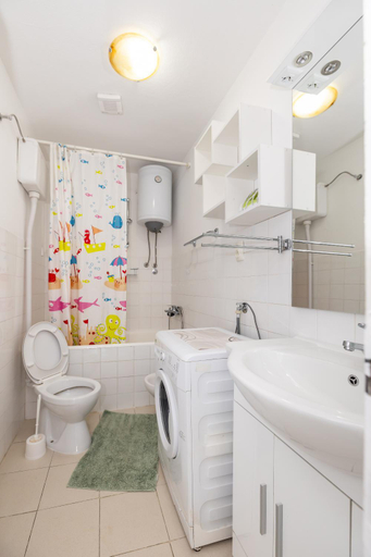 Bathroom 3, tiho's apartments, Split