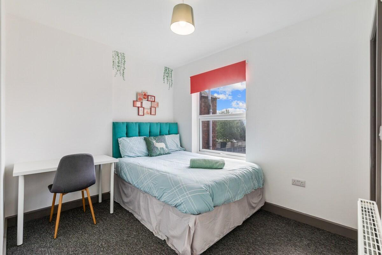 Others 5, Silver Stag Properties, Ensuite 5 BR House, Derbyshire