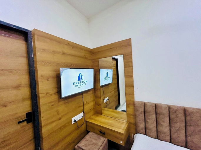 Room 3, Kreston Heights Hotel Scheme 114, Indore