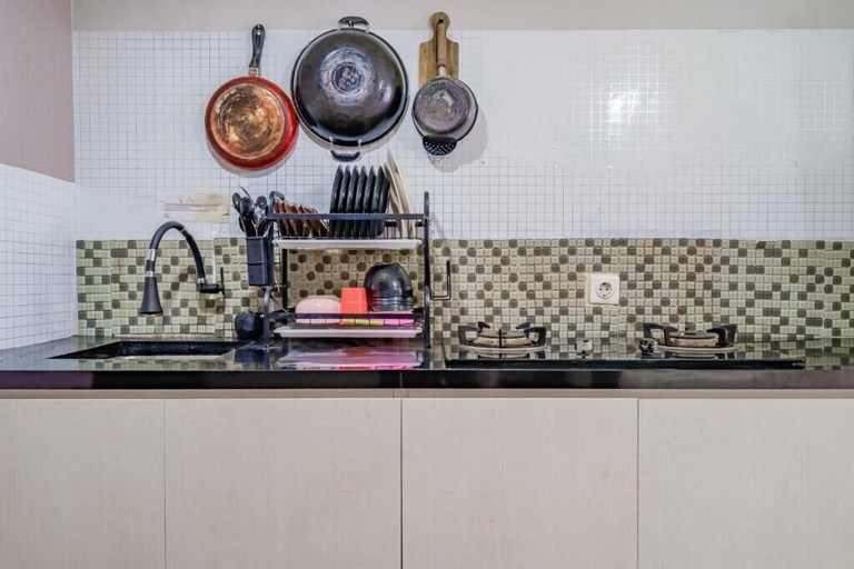 Private kitchen, Capital O 93743 Apartement Gateway Cicadas By Scm Property, Bandung