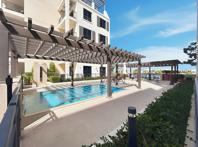 Pool 5, Stylish 2BR with Beach Access, Dubai