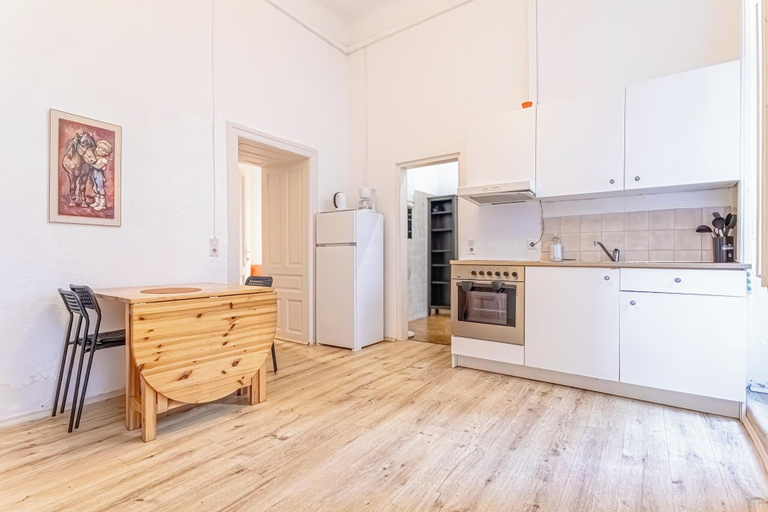 Private kitchen 4, Cozy 2BR Apt With Great Connectivity, Wien