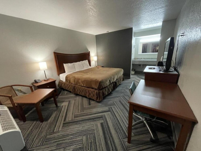 Bedroom 3, Motel 6 Ada, OK, Pontotoc