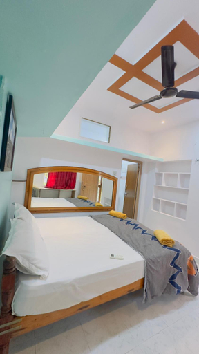 Bedroom 2, Gopi Guest House, Bellary