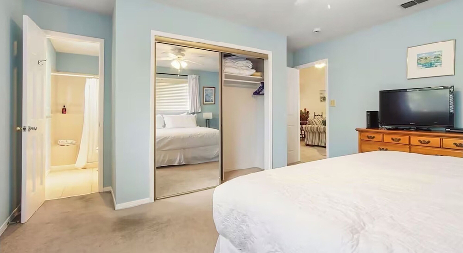 Room 3, Chateau La Mer II #804- Blue Ocean Getaway, Walton