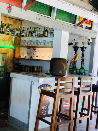 Food & Drinks