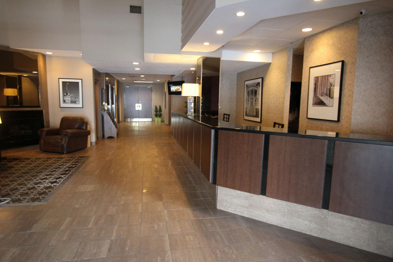 Public Area 3, Confederation Place - Hotel, Frontenac