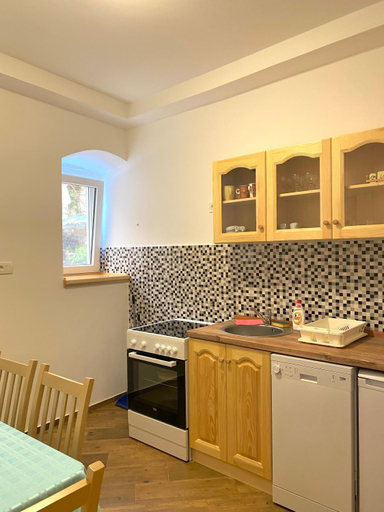 Others 5, Apartment Njegos