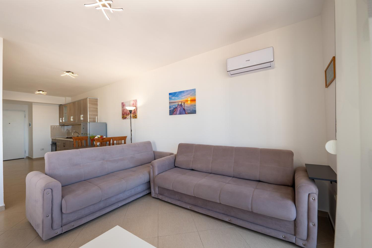 Others 4, The Bay Apartments, Sarandës