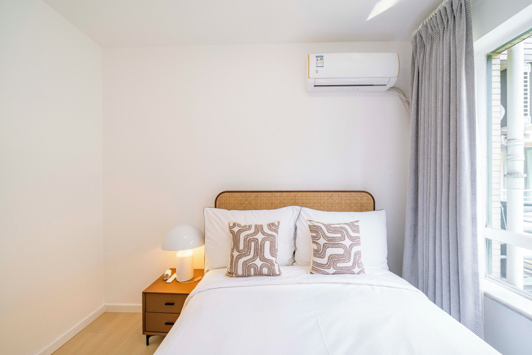 Room 2, Tyms Stylish 3BR 2BA Apt Xujiahui Shops, Shanghai