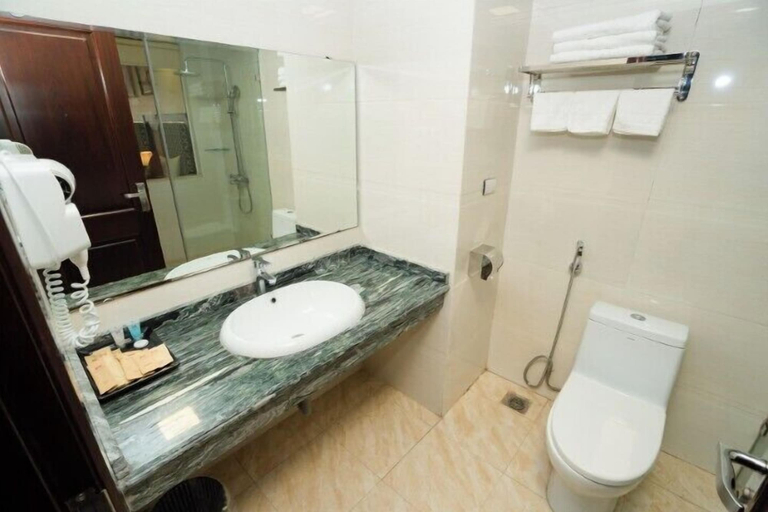 Bathroom 4, MT Collection Hotel Ha Long, Hạ Long