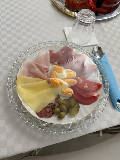 Food & Drinks 5, Pensiunea 3flori de Colt, Borsa