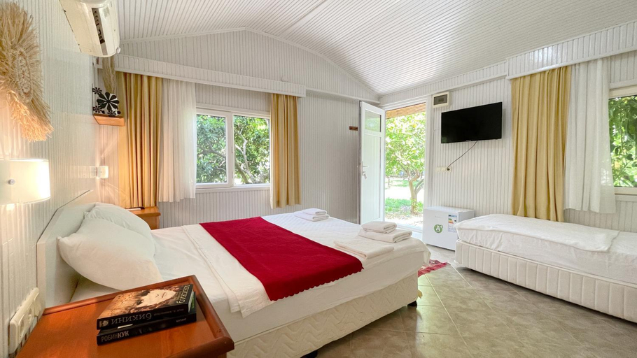 Bedroom 2, Garden Pansiyon Cıralı, Kemer