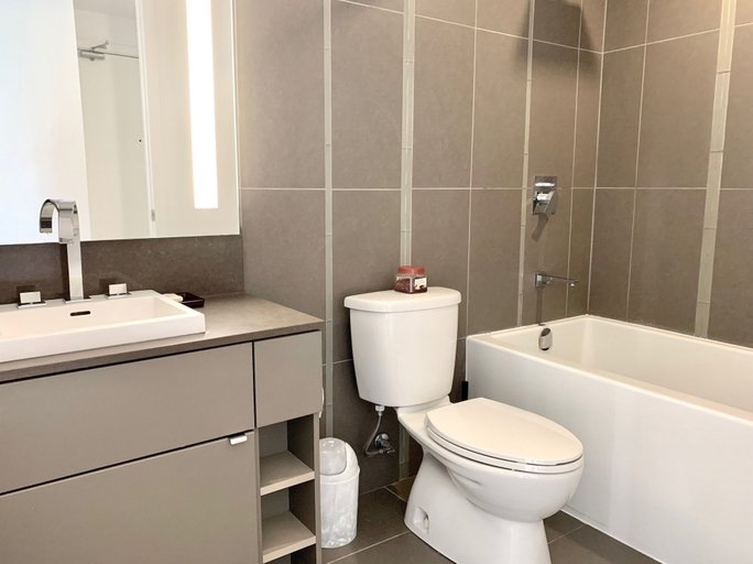Bathroom 2, PeterStays - Cityscape, Toronto