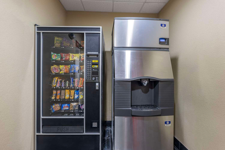 Food & Drinks 4, Comfort Inn & Suites Artesia, Eddy