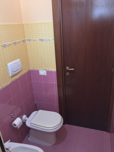 Bathroom 4, Residence Massilor, Lecce
