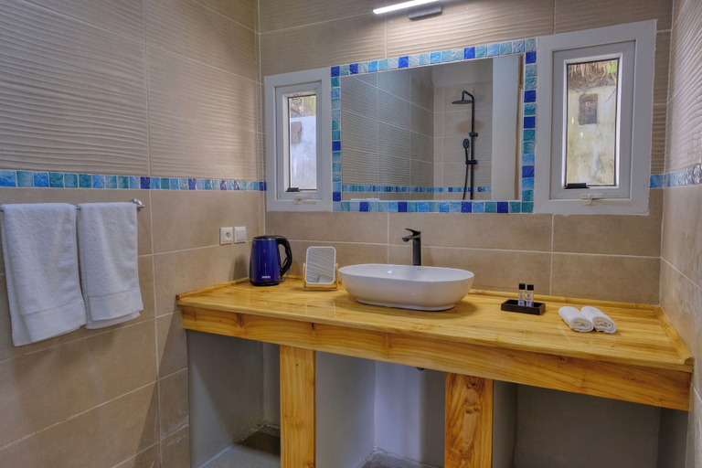 Bathroom 2, Sakatia Passions, Diana