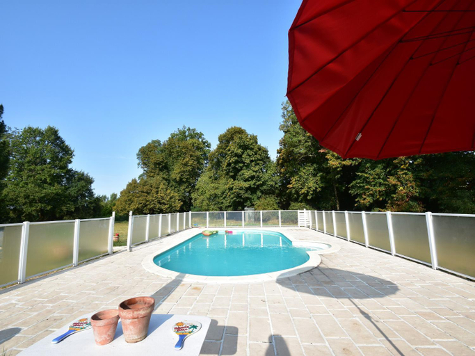 Sport & Beauty, House in Burgundy with Private Pool, Saône-et-Loire