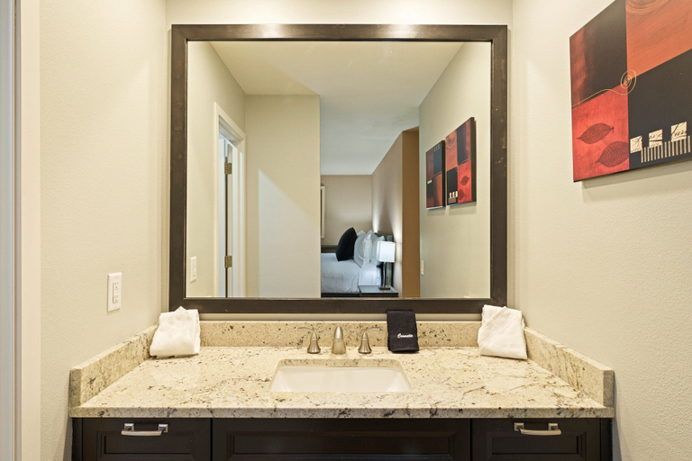 Bathroom 5, Poplar 32 3 Bedroom Home, Deschutes
