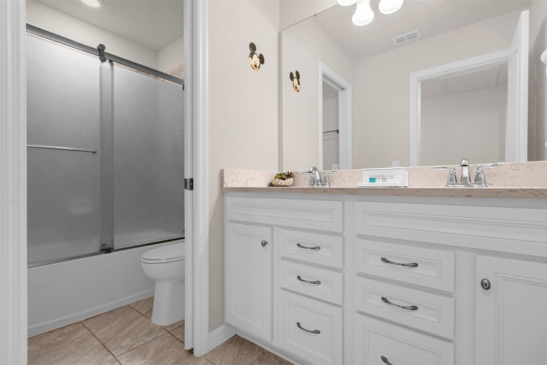 Bathroom 4, VedaHive Luxury Villa, Polk