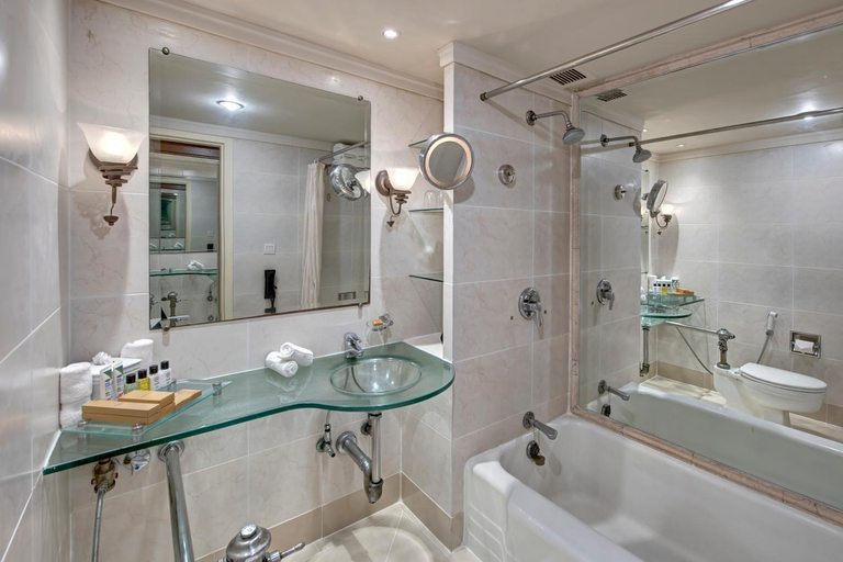 Bathroom 5, Pearl Continental Karachi, Karachi