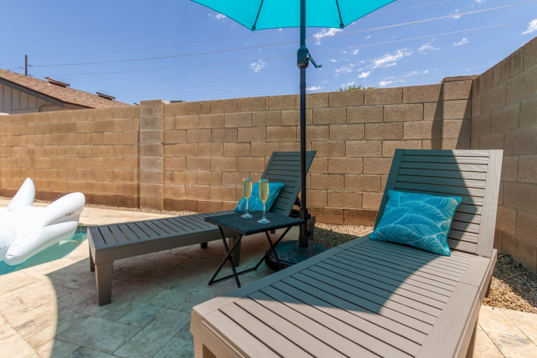 Interior 5, Blue Tides Getaway - Private Pool & Fire Pit, Maricopa