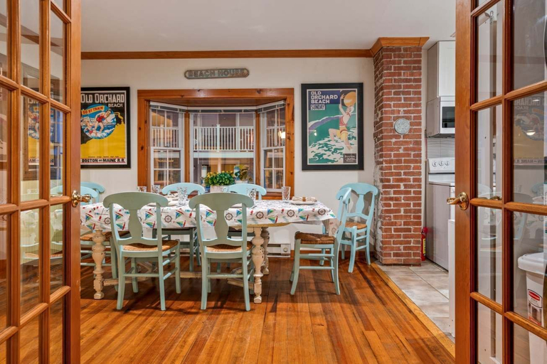 Dining 5, Danemead Cottage - For 10ppl, York
