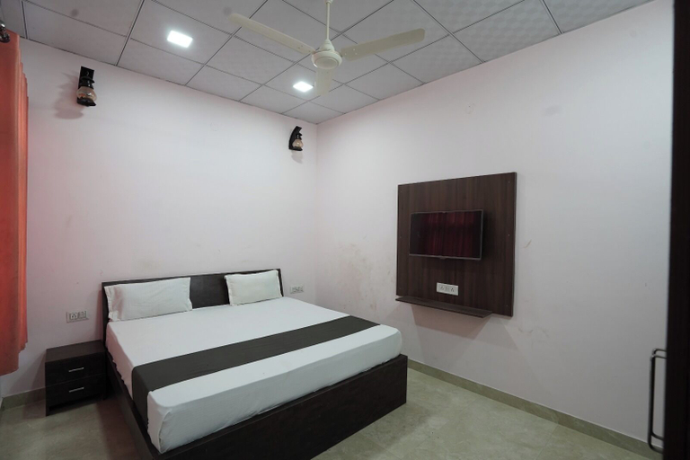 Room 5, Nimbal Elegant Home, Jaipur