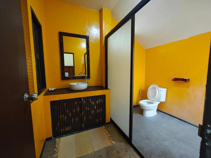 Bathroom 4, The Oriental Village Resort, K. Mae On
