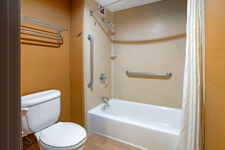 Bathroom 4, Best Western Exeter Inn & Suites, Tulare
