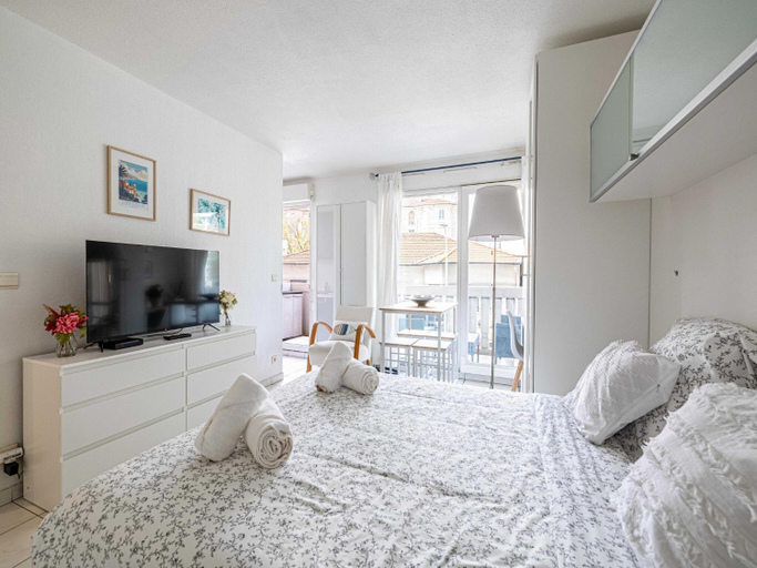 Bedroom 2, Charming Studio with balcony & pool -Heart of Nice, Alpes-Maritimes