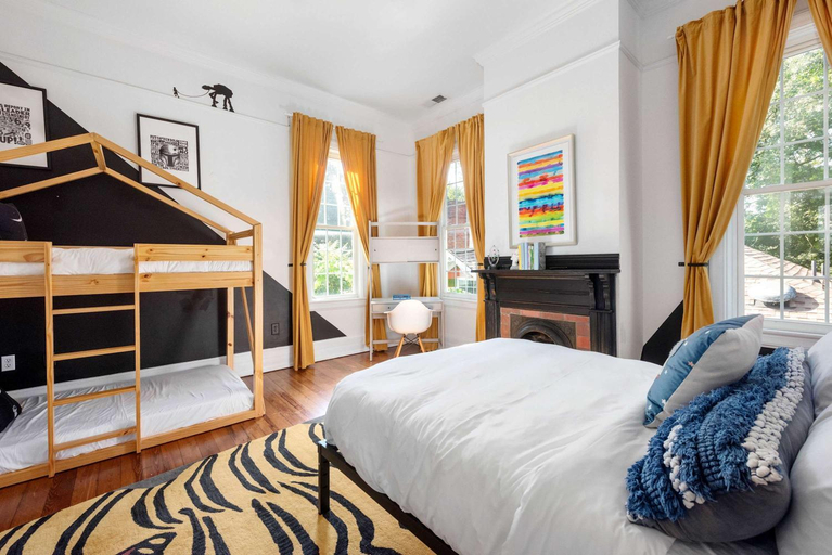 Bedroom 3, Grand Damn, Atlanta